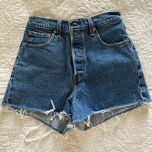 Levi’s Ribcage Shorts